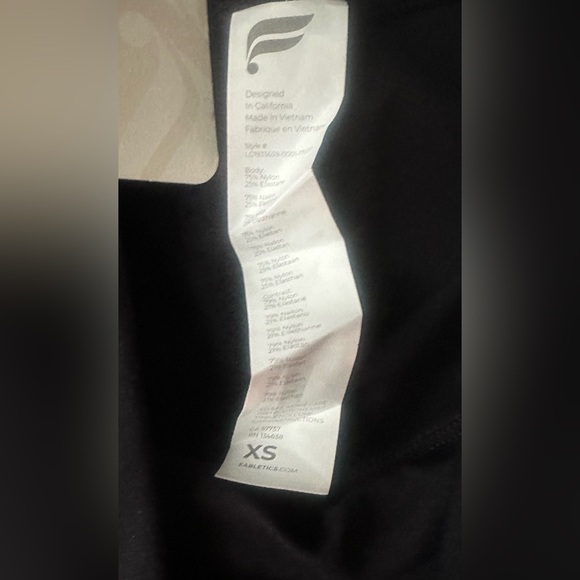 NWT Fabletics Trinity Mid-Rise Pocket 7/8 Leggings XS - Picture 5 of 10
